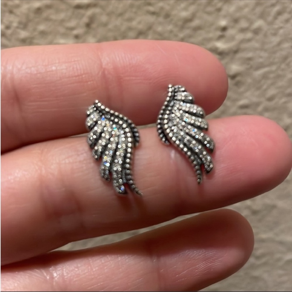 Pandora Majestic Feathers Stud CZ Earrings Angel Wing Sparkles Shine 925 New - Picture 9 of 12